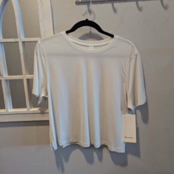 Lululemon Ultralight Waist-Length T-Shirt - Picture 4 of 5